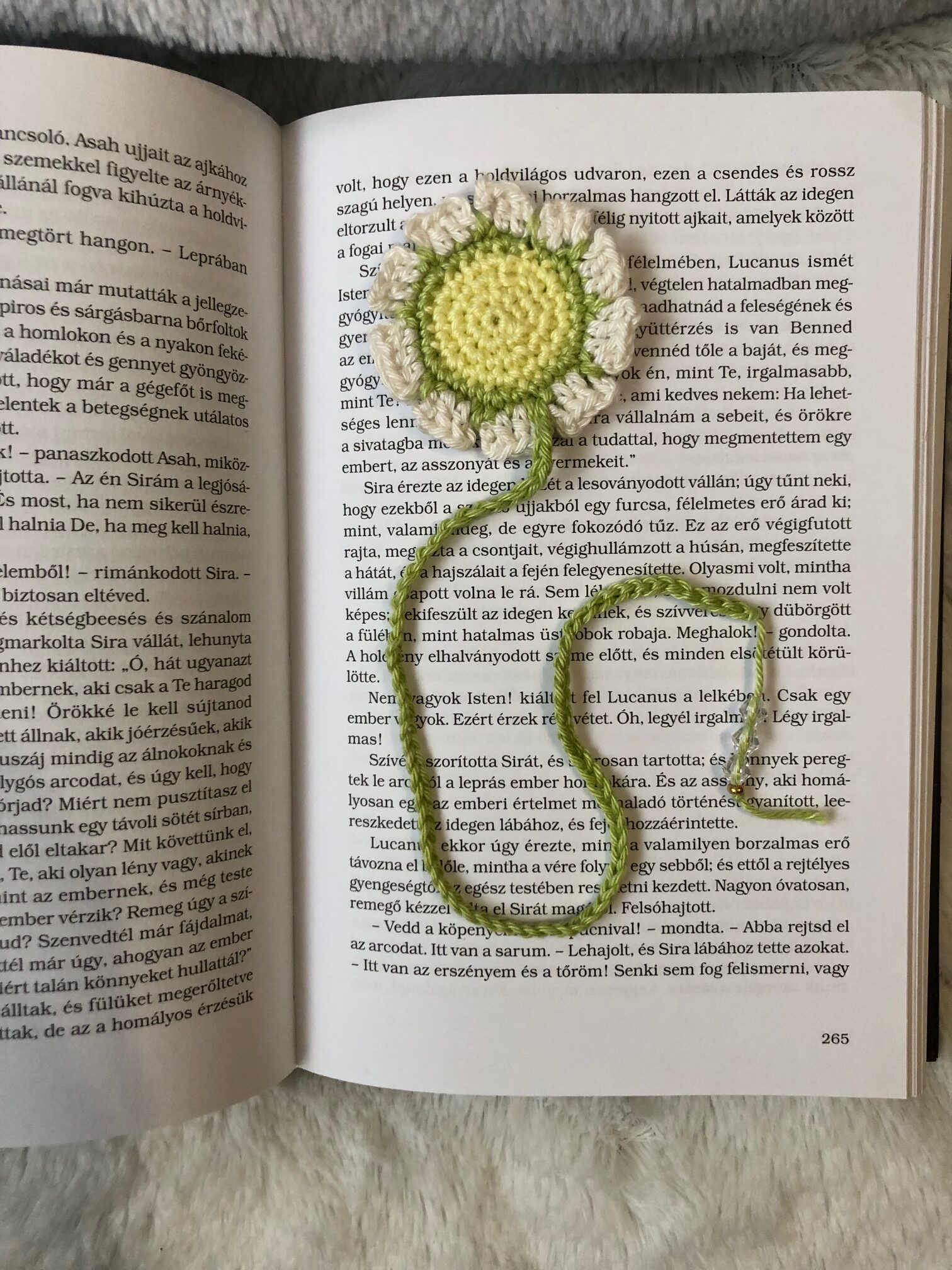 Horgolt könyvjezlő